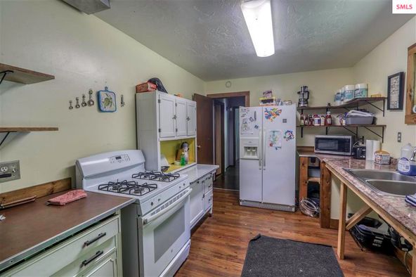 Starrs Acreage: 830 Kootenai Cutoff Rd, Sandpoint, ID 83864